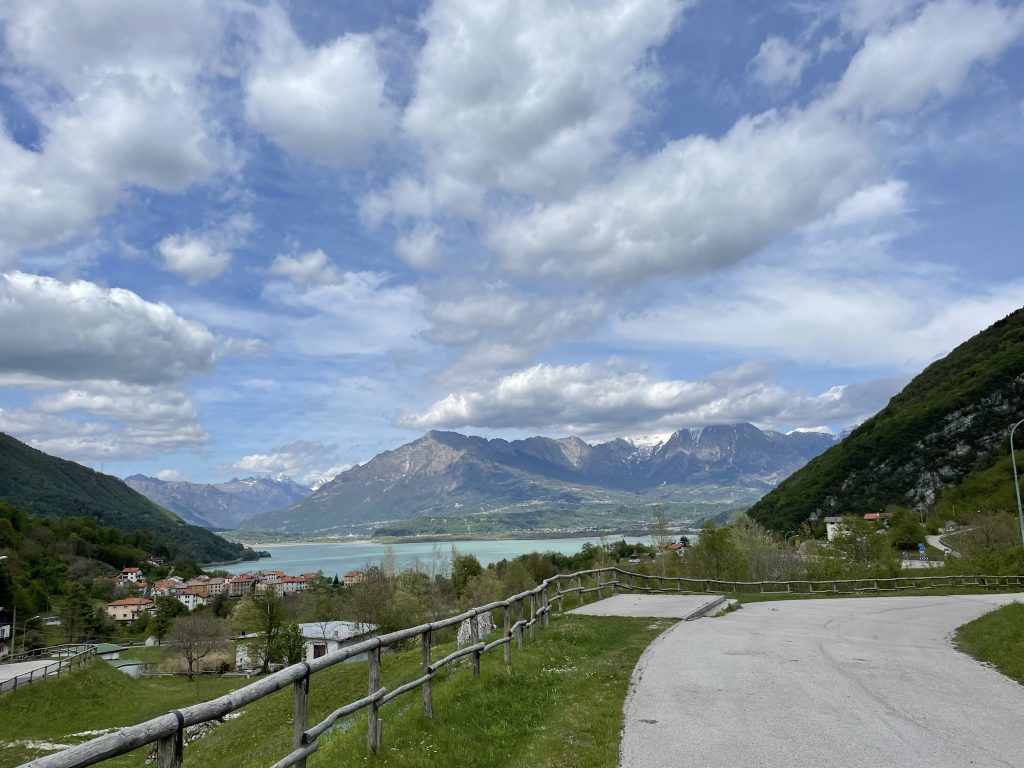 Panorama dal lago di Santa Croce