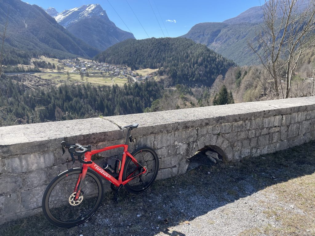 Panorama dalla Cavallera con la mia Wilier in primo piano